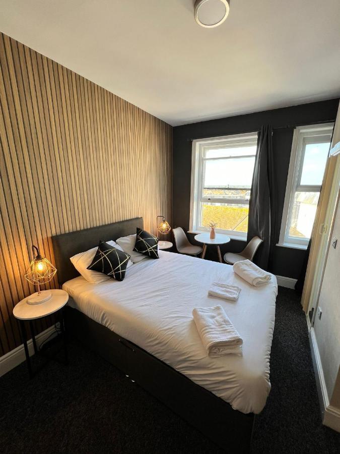 Oyo Marine Parade Hotel