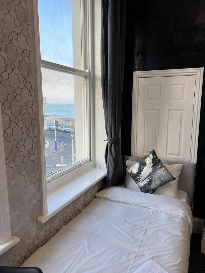 Oyo Marine Parade Hotel WTA Eastbourne