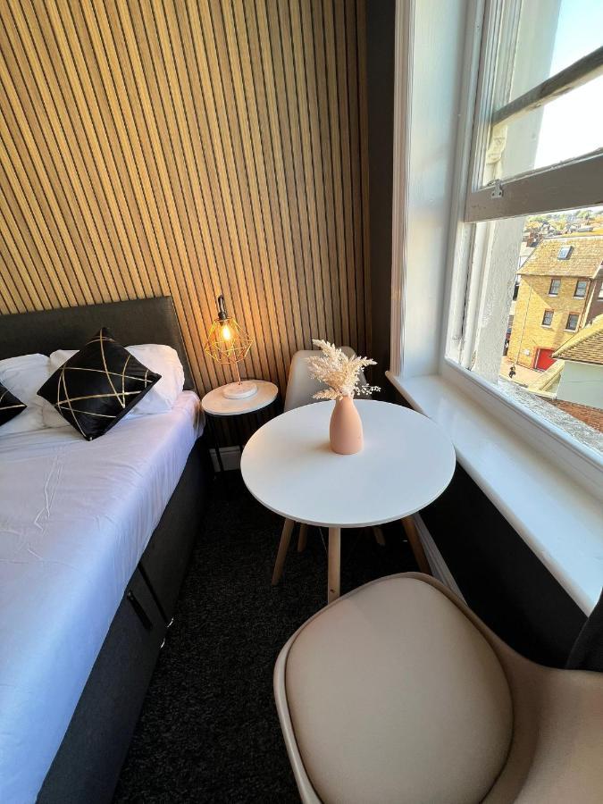 Oyo Marine Parade Hotel WTA Eastbourne
