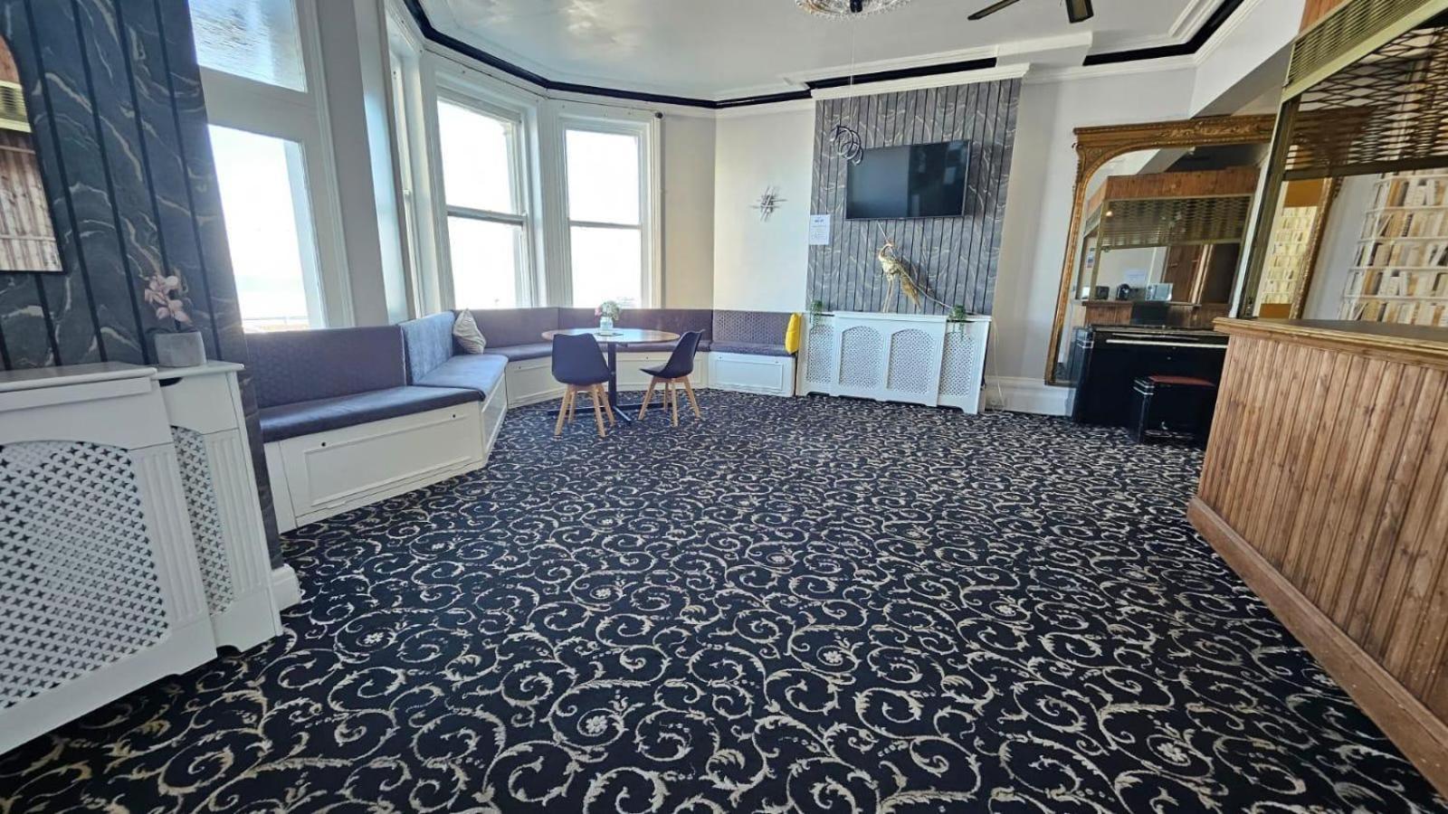 Oyo Marine Parade Hotel 2*