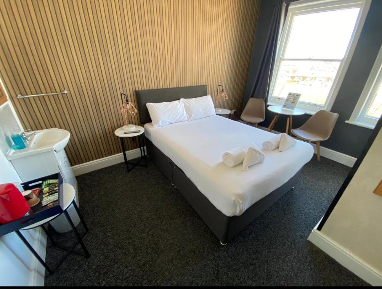 Oyo Marine Parade Hotel 2*